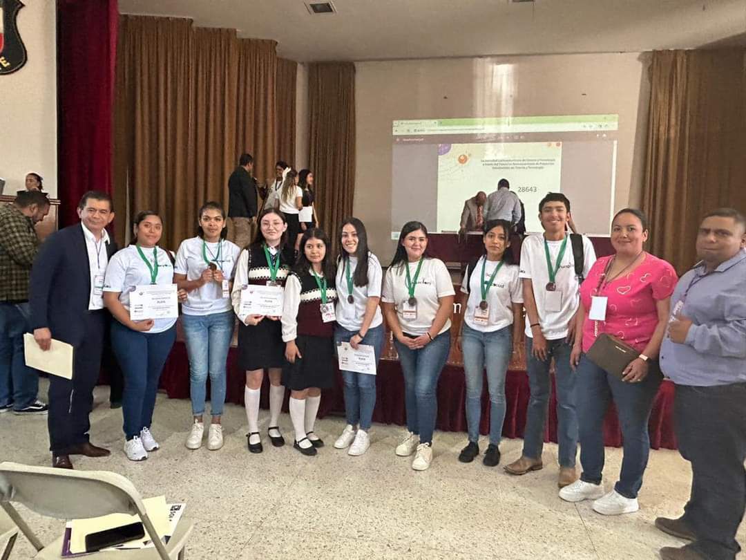 Estudiantes del Cecytem ganan 3 platas y 4 bronces en Infomatrix