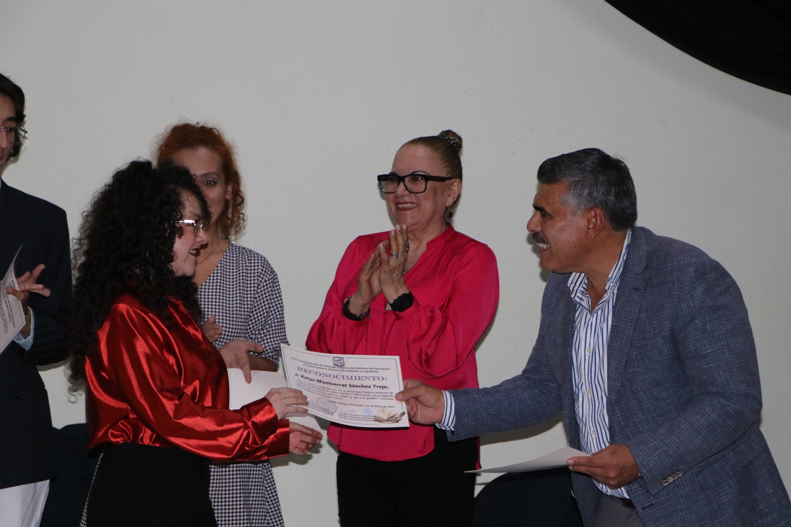 Autoridades Municipales, asistieron al Encuentro Poético “Entre la flor y la palabra”, antología poética producto de escritores y poetas de la región