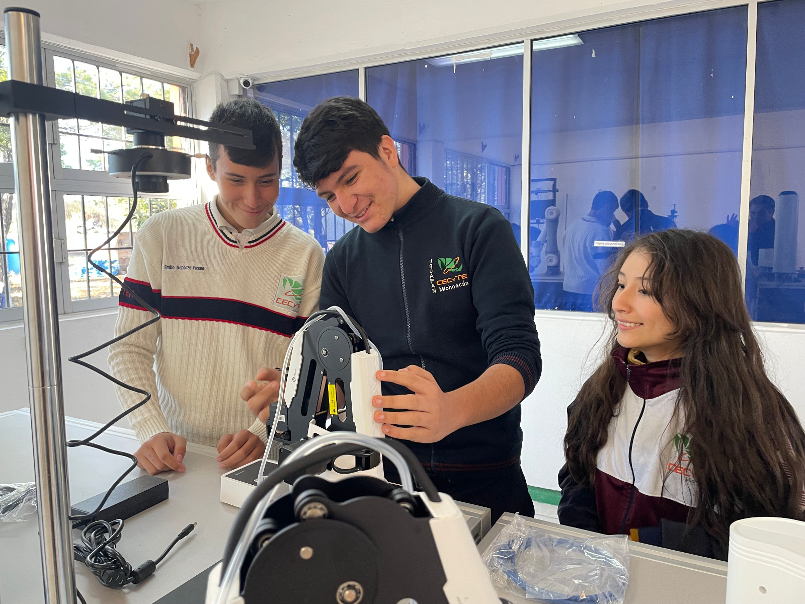 ¿Te interesa la robótica o mecatrónica? El Cecytem ofrece estas carreras