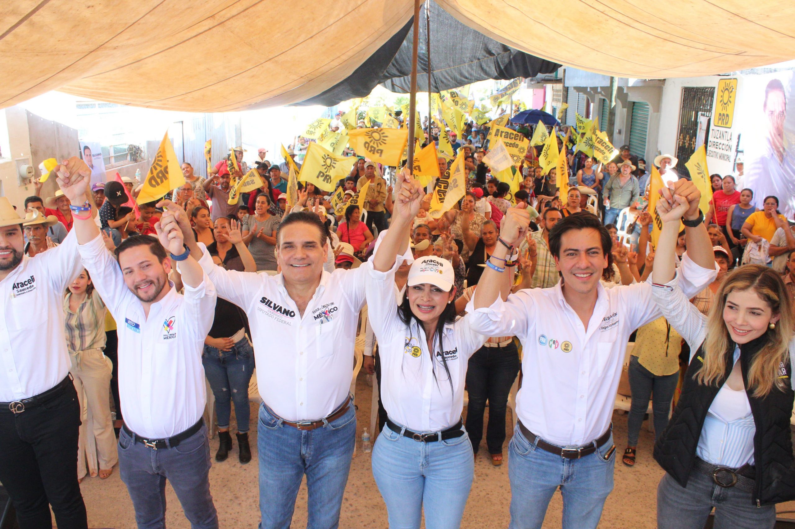 Silvano gestionará apoyos para el crecimiento de Tuzantla como Diputado Federal