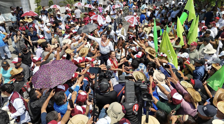 LA OPOSICIÓN ESTÁ DESESPERADA, PERO EL PUEBLO DE MÉXICO YA NO LES CREE: CLAUDIA SHEINBAUM LLAMA A HACER EQUIPO JUNTO A ALEJANDRO ARMENTA A FAVOR DE LA CONSOLIDACIÓN DE LA 4T EN PUEBLA