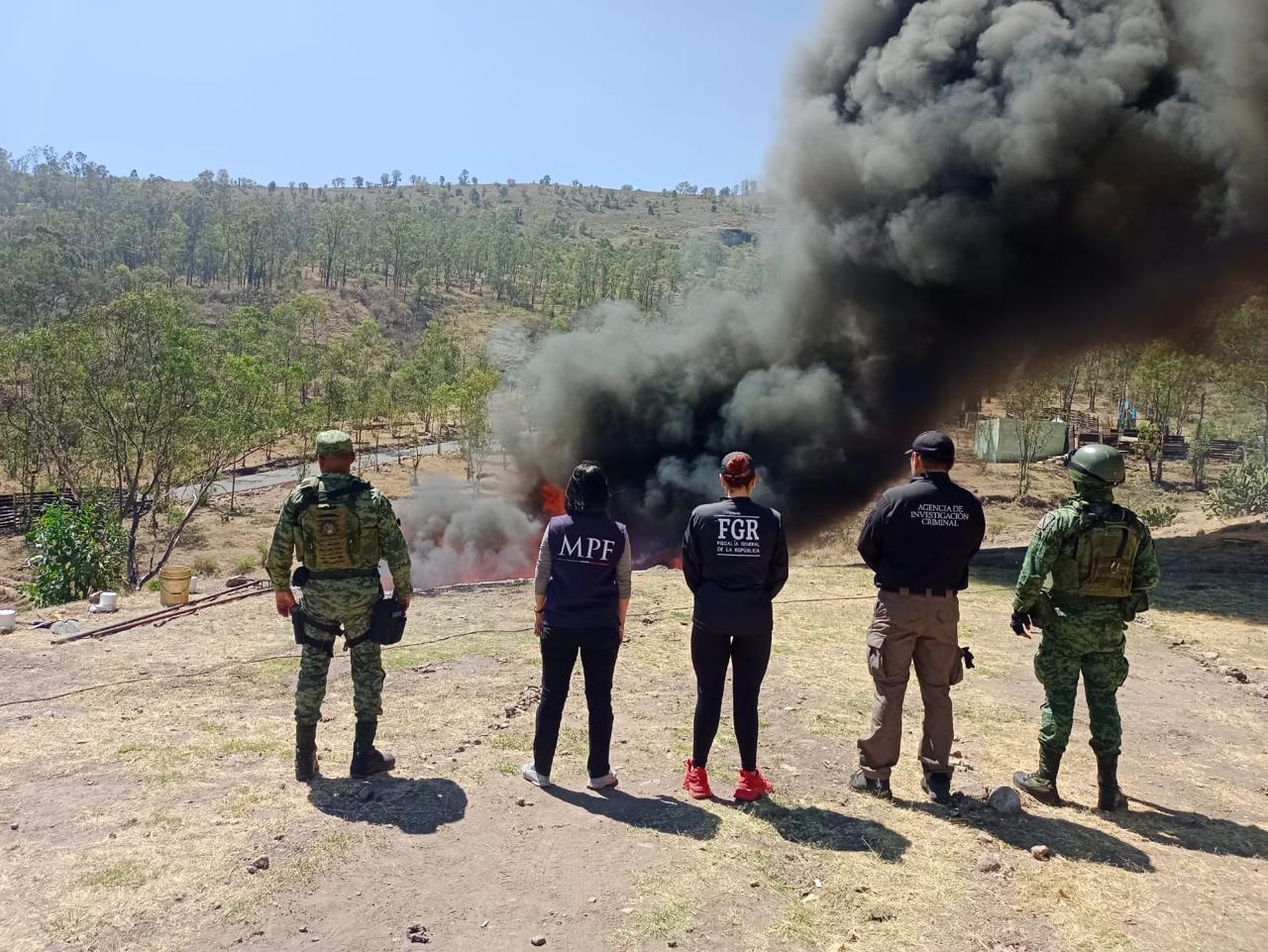 INCINERAN FGR Y SEDENA DROGAS EN MICHOACÁN