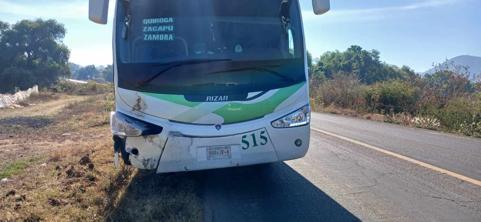 Fatal accidente en Chilchota.   Hombre muere al ser atropellado por autobús de pasajeros.
