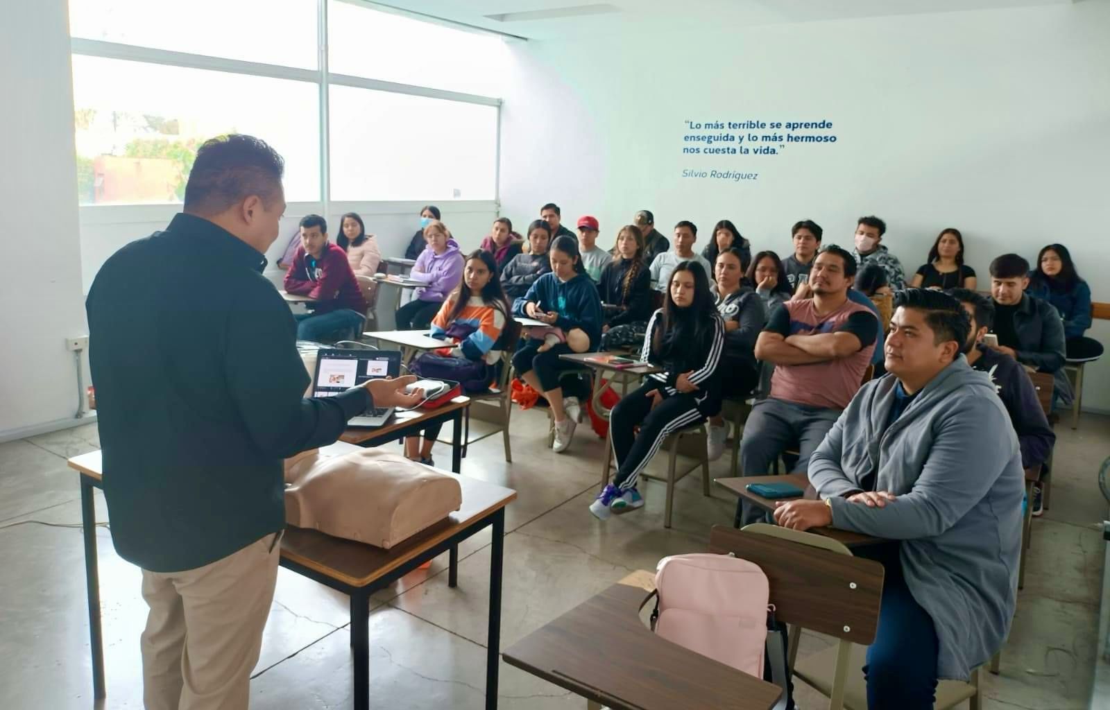 Estudiantes pueden acceder a becas para estudiar Gastronomía y áreas de la salud
