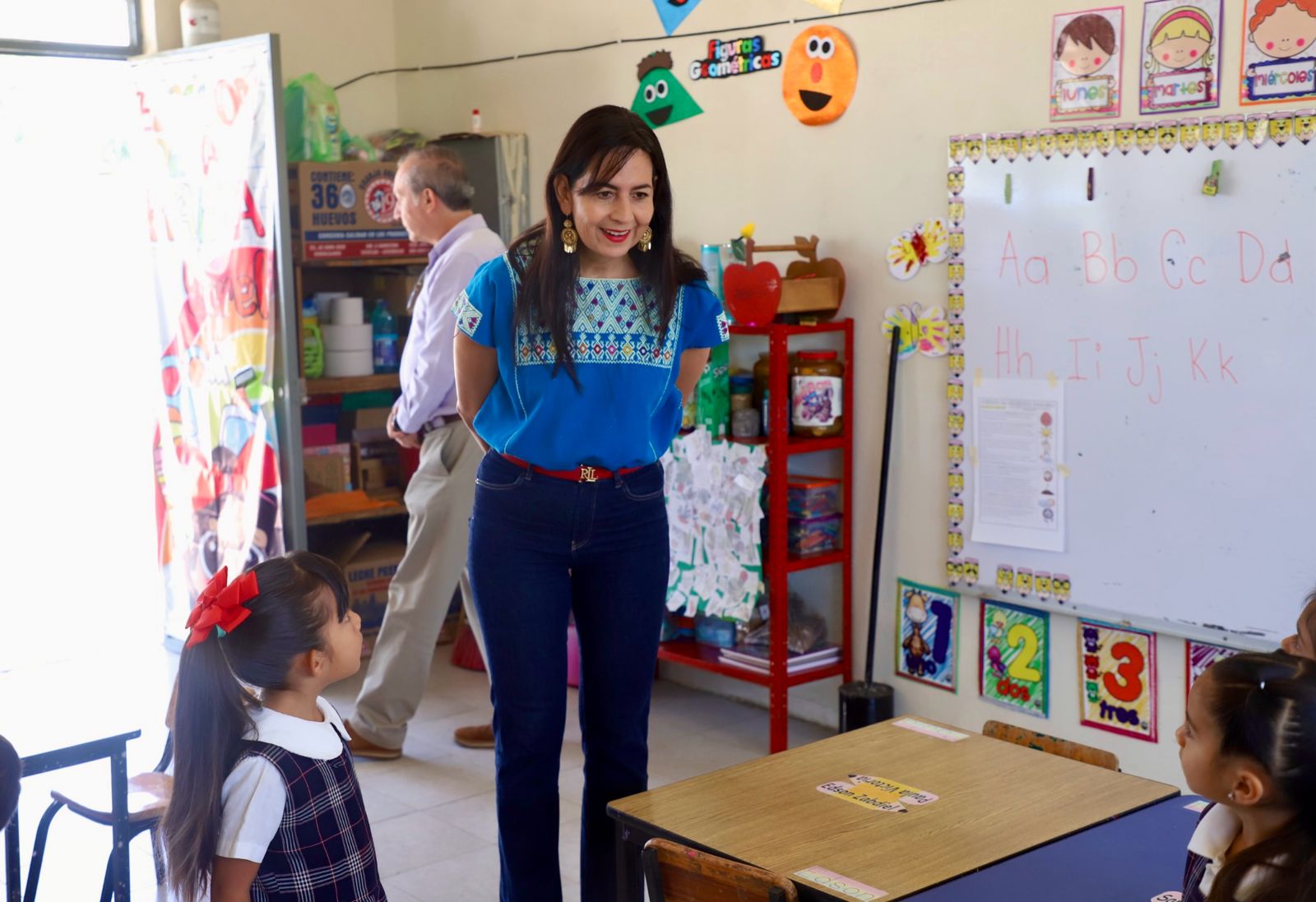 SEE reconoce a más de 10 mil educadoras y educadores en Michoacán