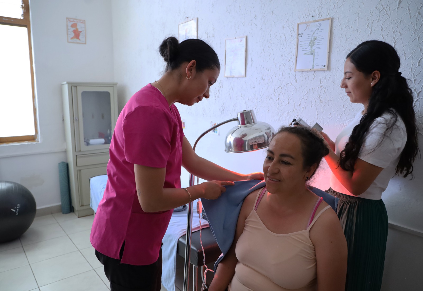 Ofrece centro de salud de Morelia rehabilitación física gratuita