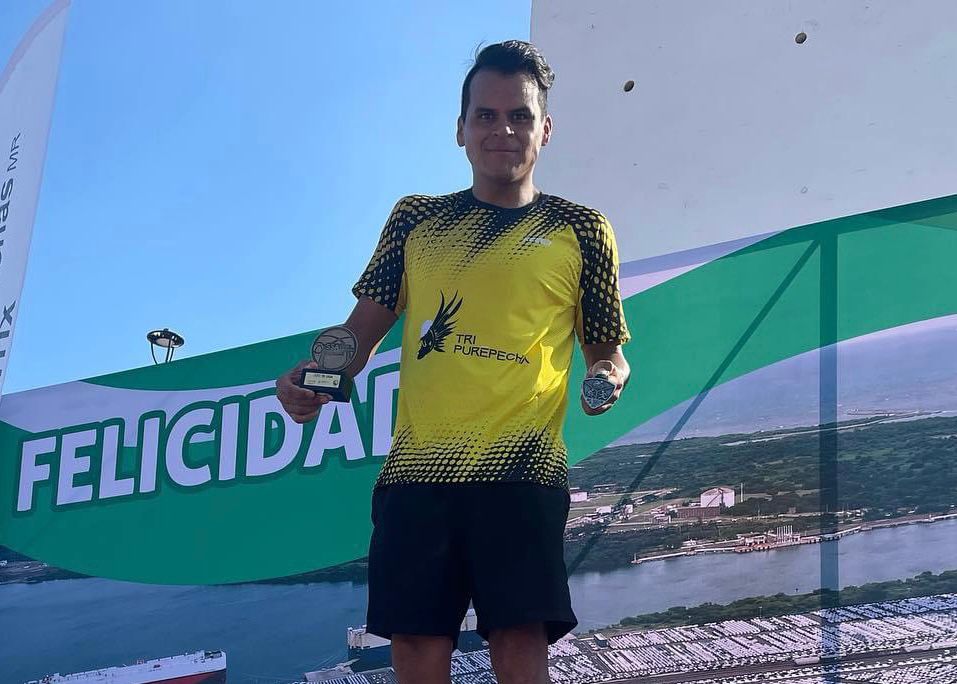 Michoacano destaca a nivel nacional e internacional en el triatlón