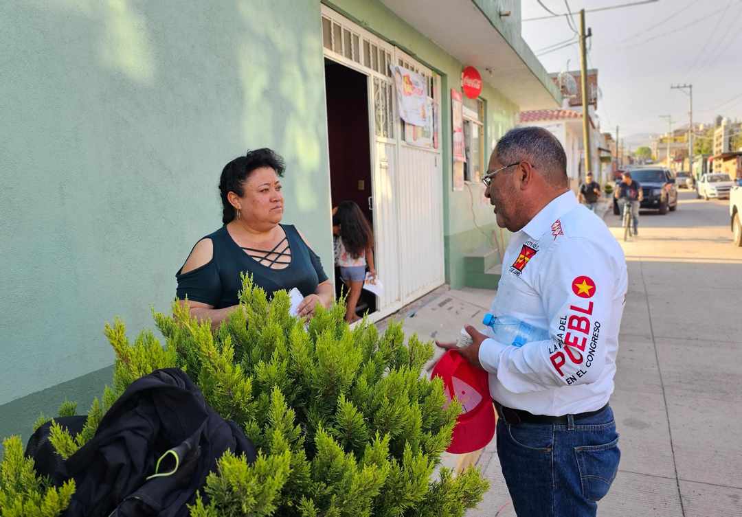 ​José Luis Téllez Marín aspirante a la Diputación Federal, escuchó y dialogó con habitantes de la cabecera municipal y comunidades