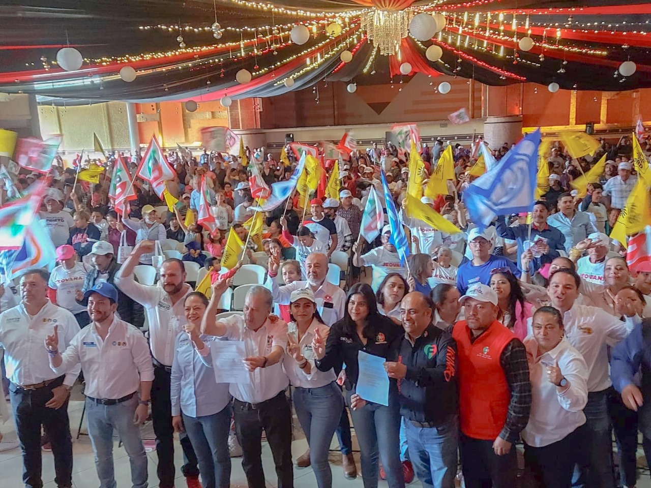 Refrendan 1500 liderazgos priístas apoyo a Jeovana Alcántar