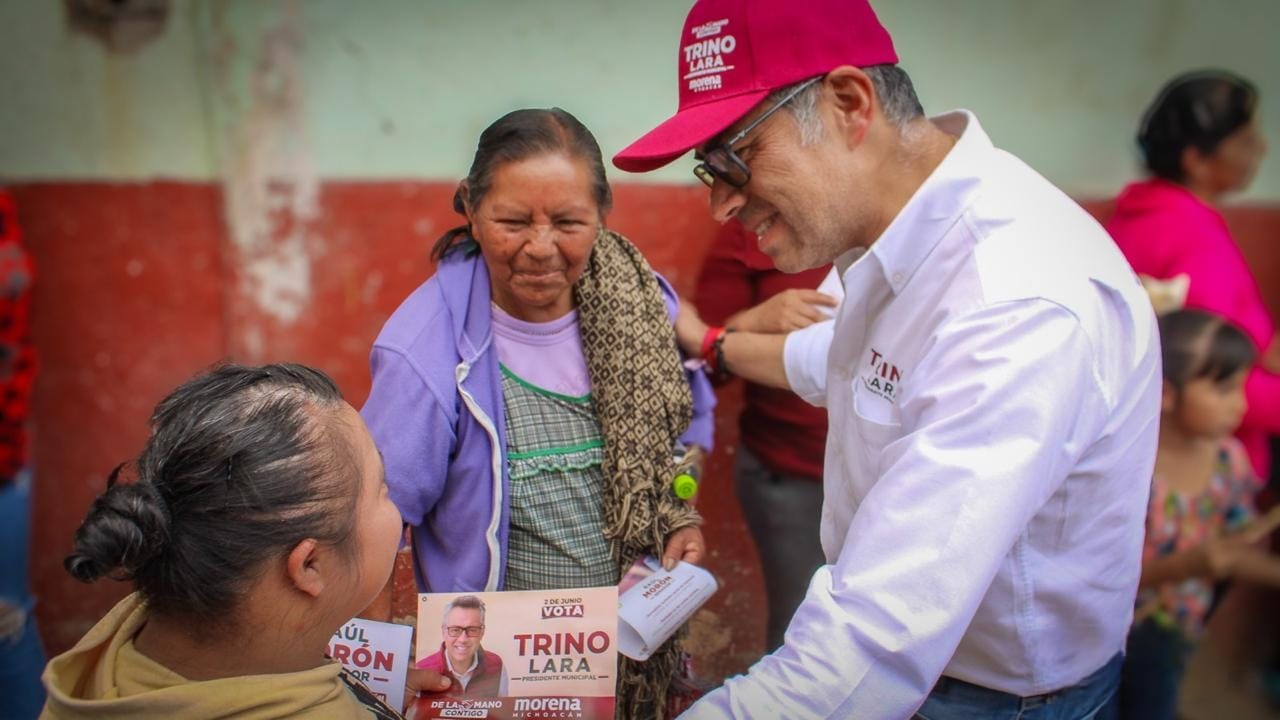 Trino Lara anuncia un programa de becas educativas, al deporte y a la cultura, para los niños en el Municipio de Hidalgo