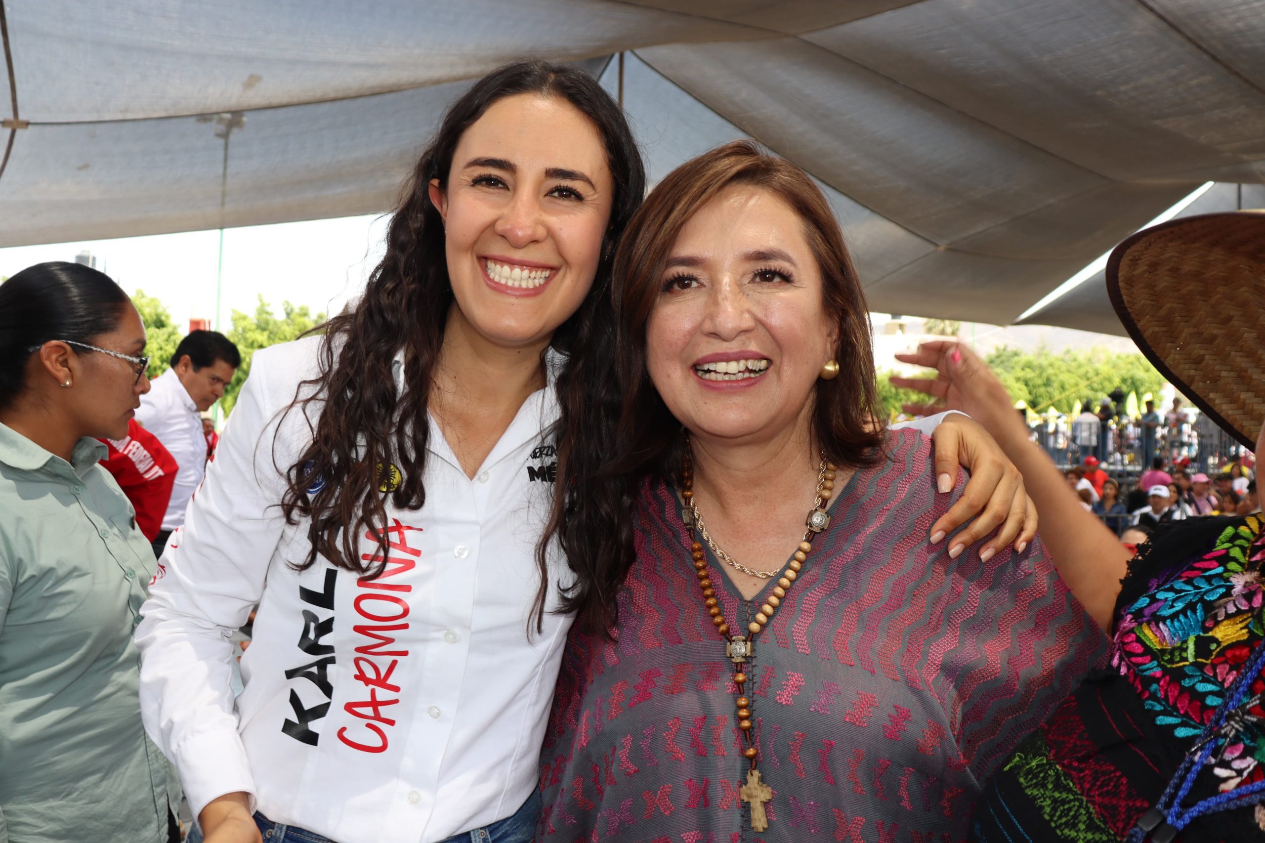 Karla Carmona recibe a Xóchitl Gálvez en Tarímbaro