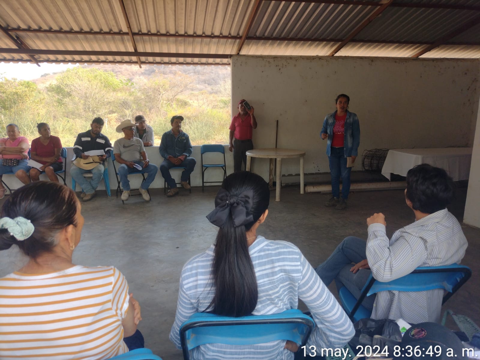 En La Huacana, agricultores y ganaderos realizan obras de conservación de suelos y agua