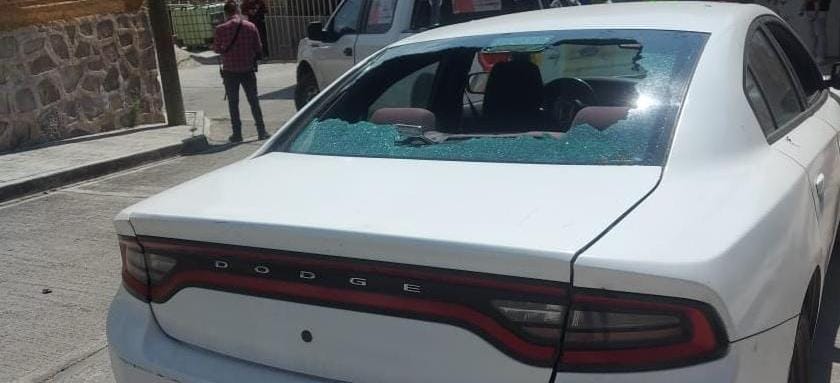 Atacan a balazos vehículo de escolta del candidato a la Diputación Local por el Distrito XII Mauricio Prieto en #Zinapécuaro.
