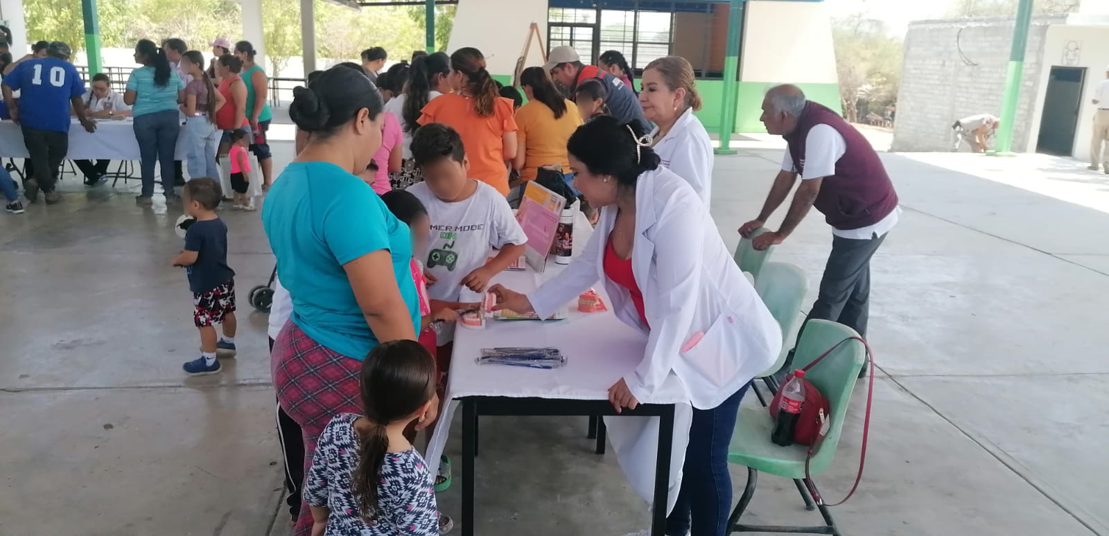 Por calor, SSM lleva a Apatzingán brigadas médicas