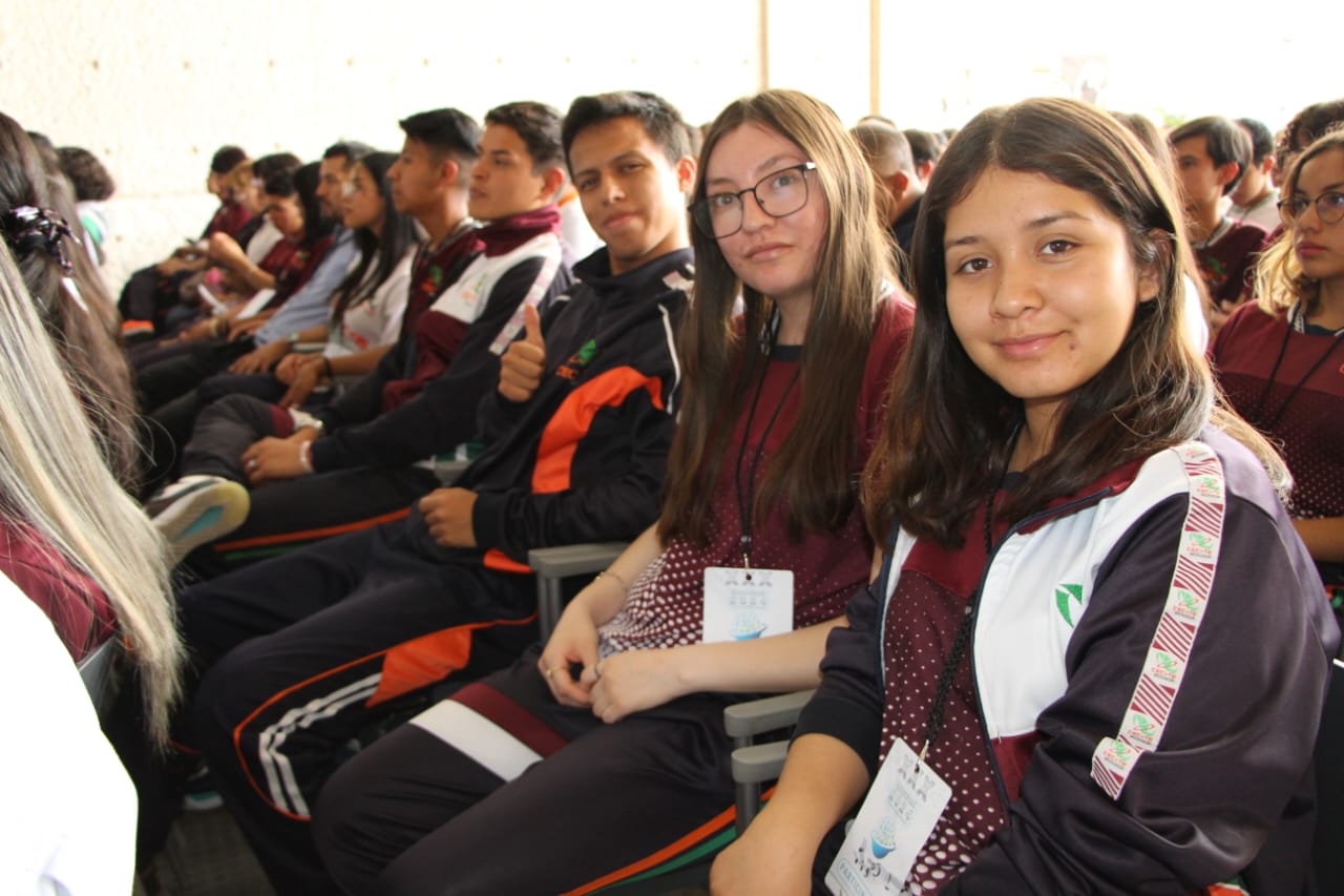 Estudiantes del Cecytem compiten en Concurso de Creatividad Tecnológica