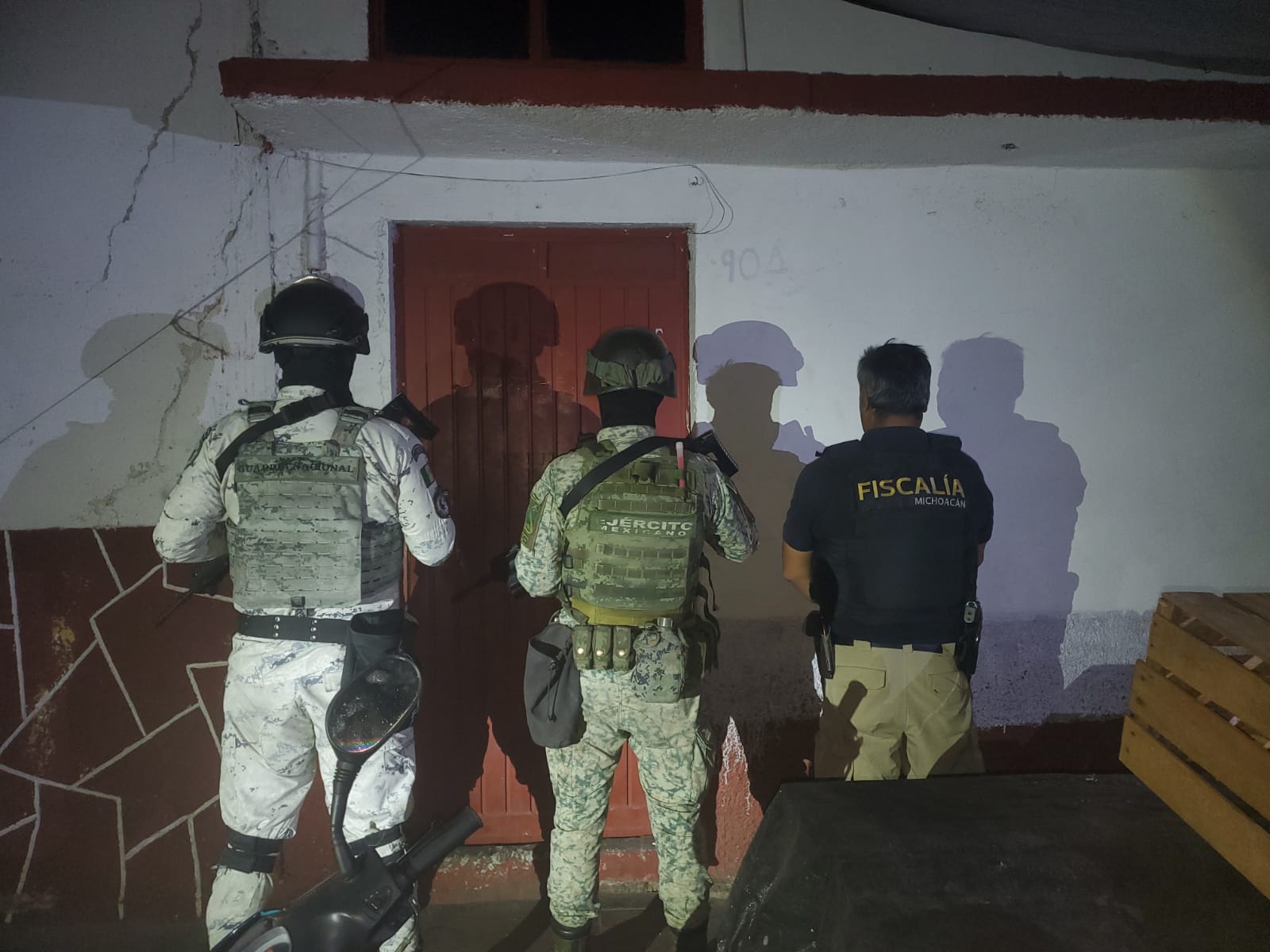 En cateo realizado en Pátzcuaro, asegura Fiscalía General droga y detiene a una persona