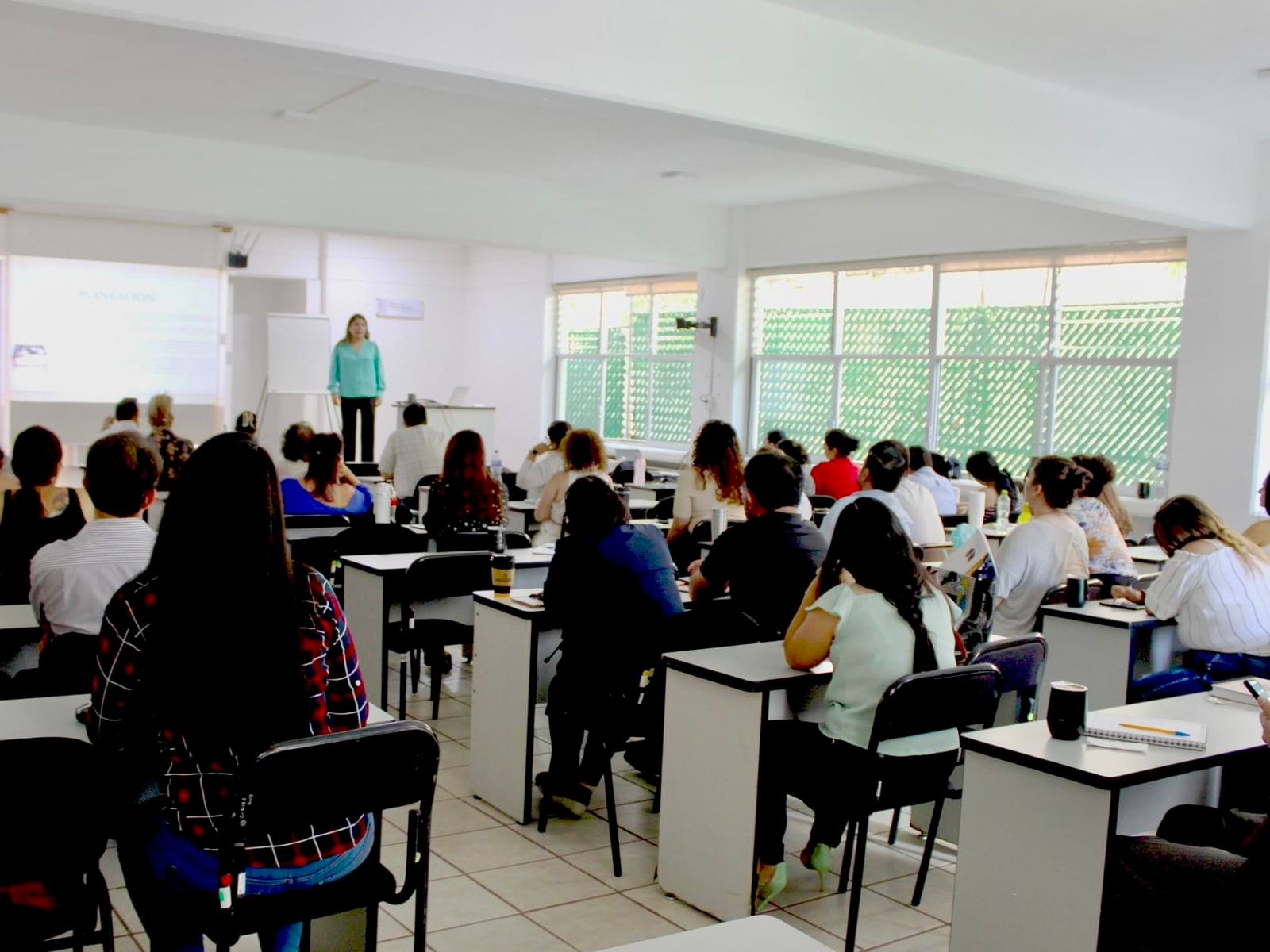 Invita Iemsysem a acceder a becas académicas para el próximo ciclo escolar