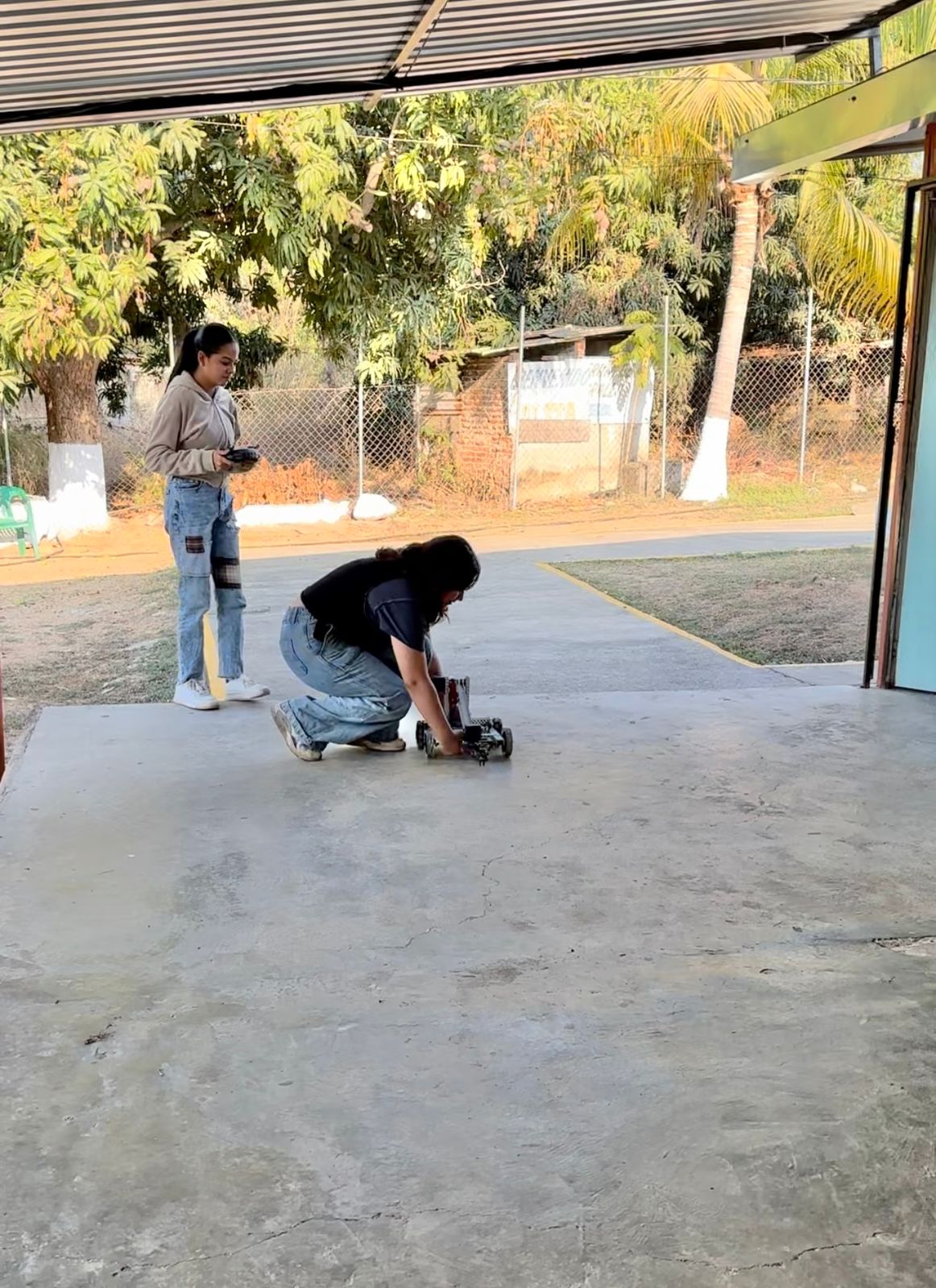 Cemsad Caleta de Campos capacita a sus alumnas en el área de robótica