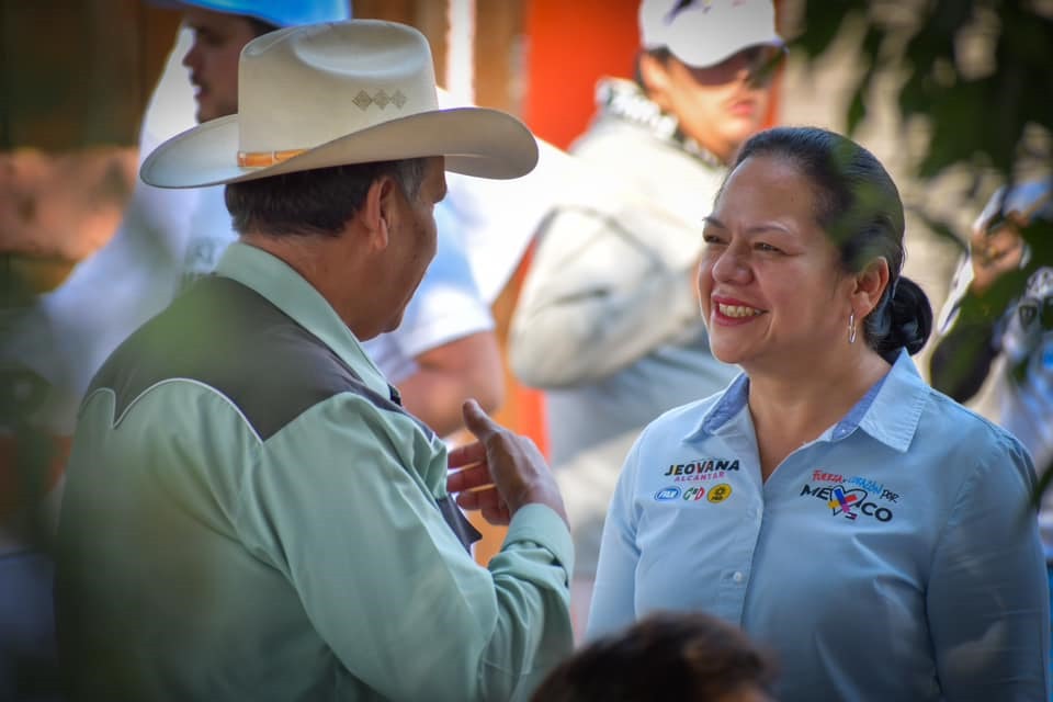 Contratación transparente y a proveedores locales, compromiso de Jeovana Alcántar