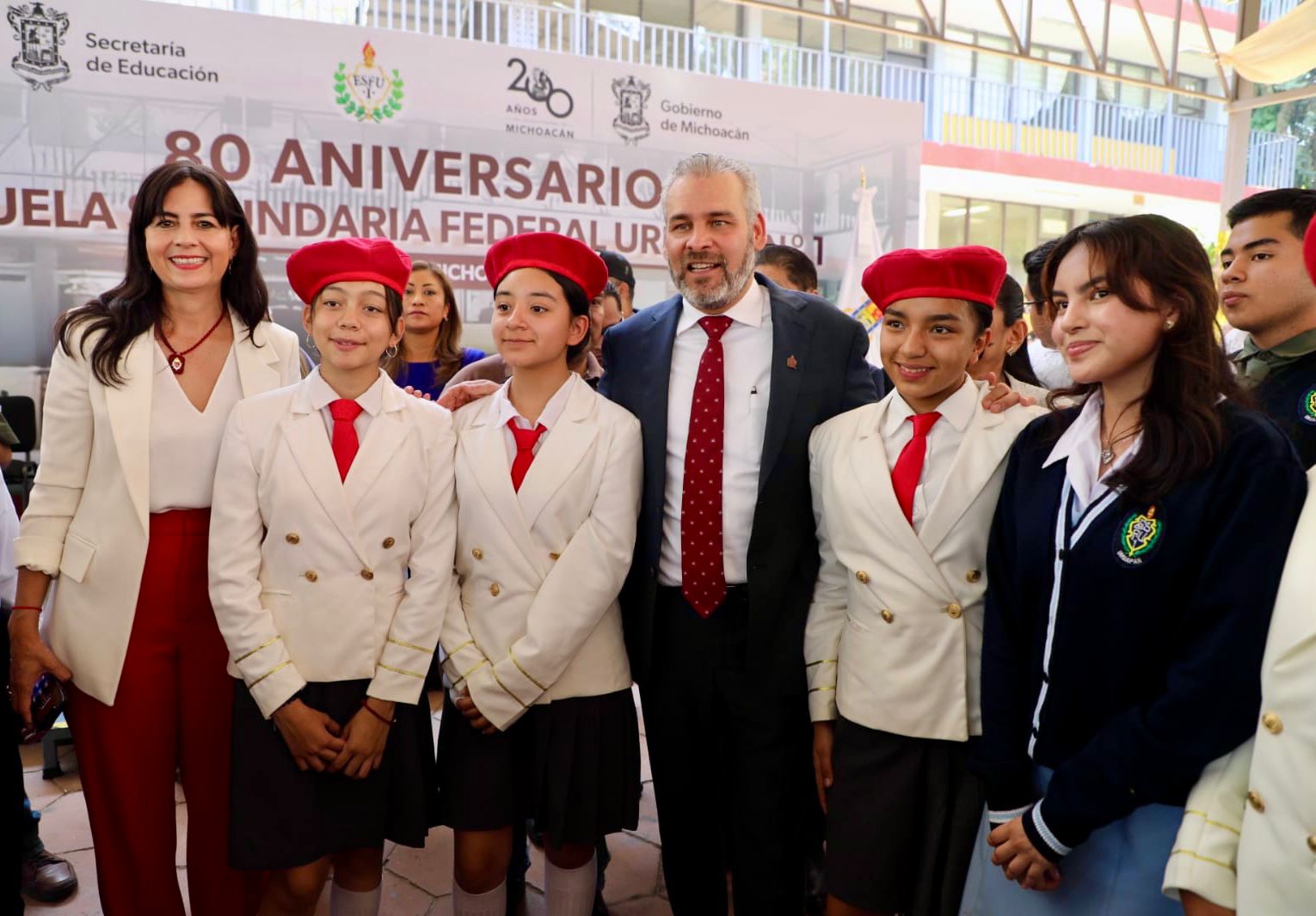 Bedolla convoca a docentes a seguir sin paros por segundo año consecutivo