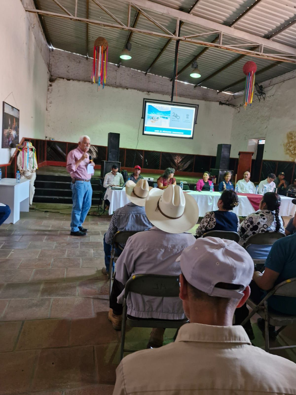 Arrancan comunidades obras de conservación del lago de Pátzcuaro.