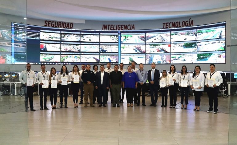 Profesionalizan a operadores del 911 para brindar atención de calidad