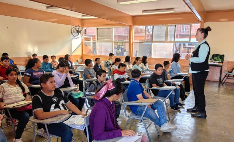 Más de 600 adolescentes participan en el examen diagnóstico para su ingreso en la Secundaria Federal No.1 “Nicolás Romero”