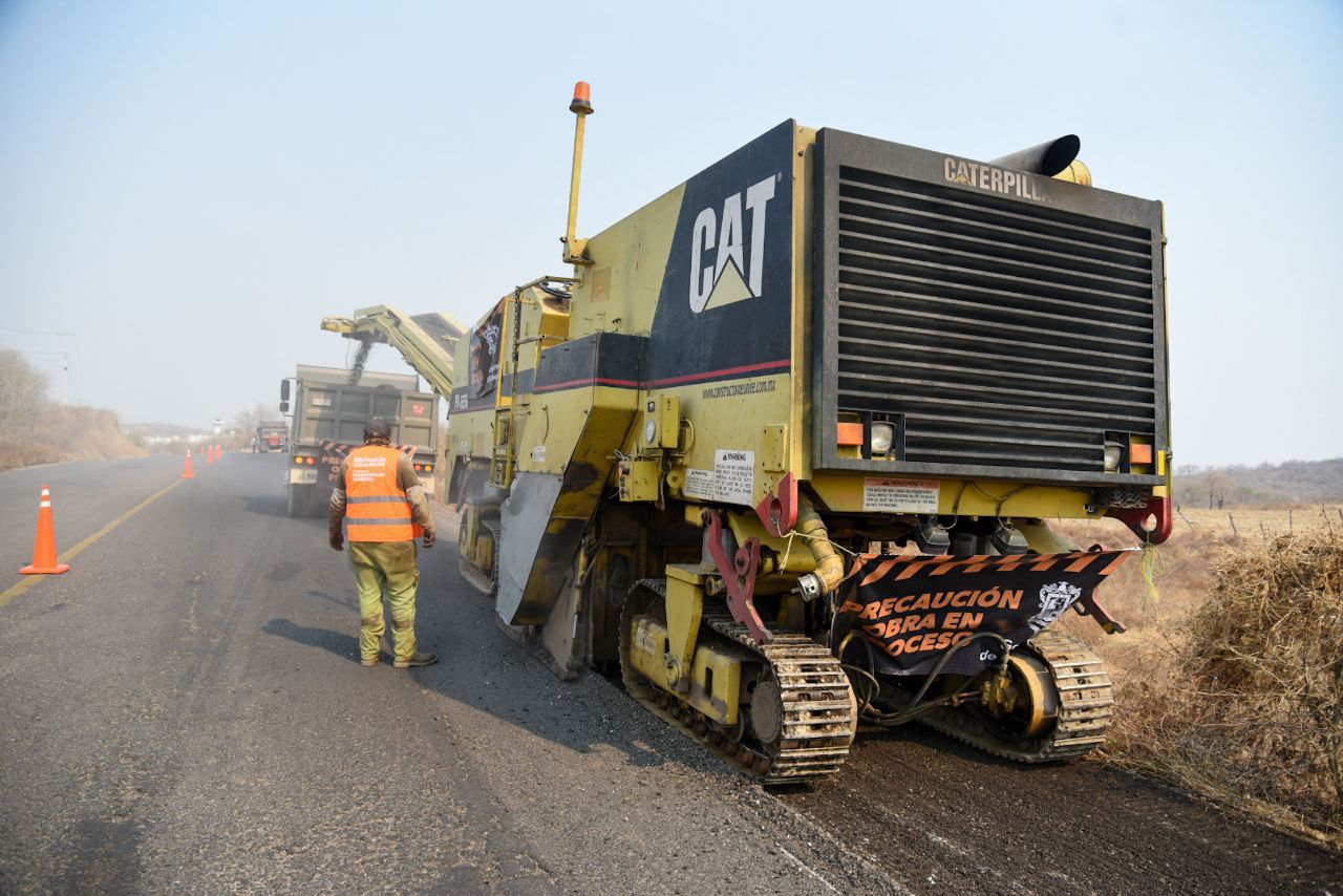 Rehabilitación de carretera que comunica a Huetamo y San Lucas, con 11 % de avance: SCOP