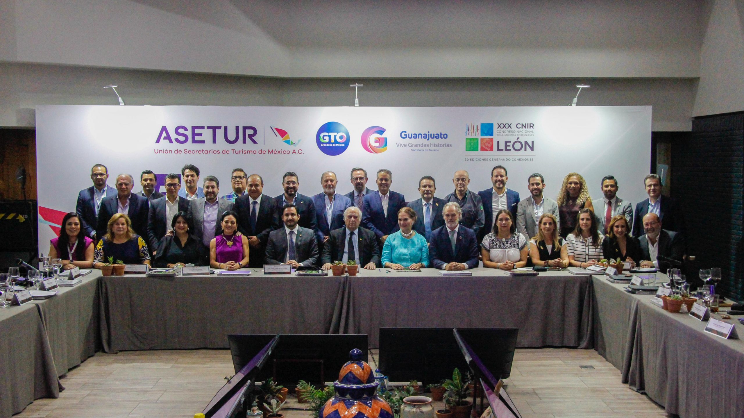 Michoacán presume destinos en congreso nacional de líderes de reuniones