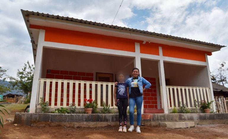 Programa de vivienda mejora el hogar de 100 familias de Pátzcuaro