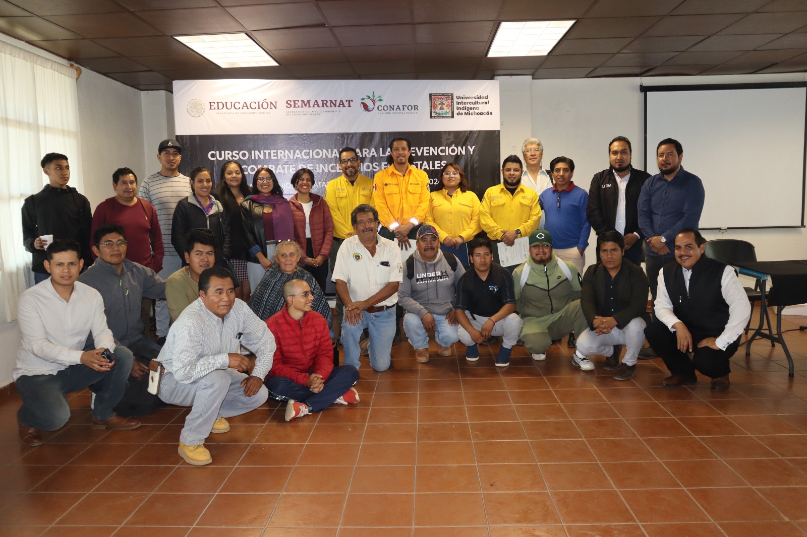 Estudiantes de la UIIM serán capacitadores en el combate a incendios forestales  