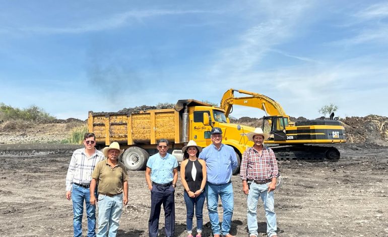 Limpian represa en Huandacareo tras 27 años sin mantenimiento