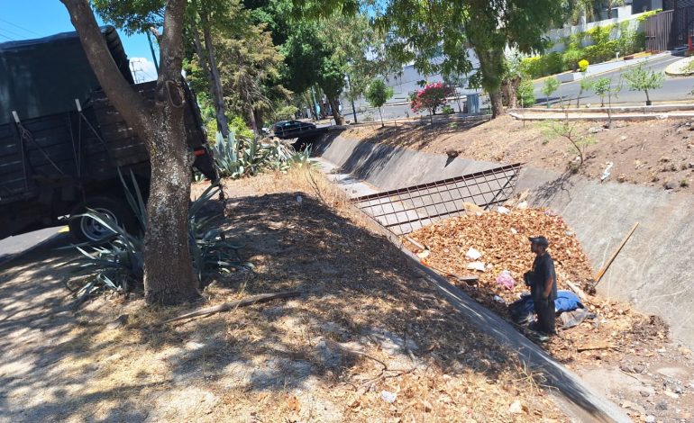 Brigadas de prevención continúan limpieza de drenes y alcantarillas en Morelia