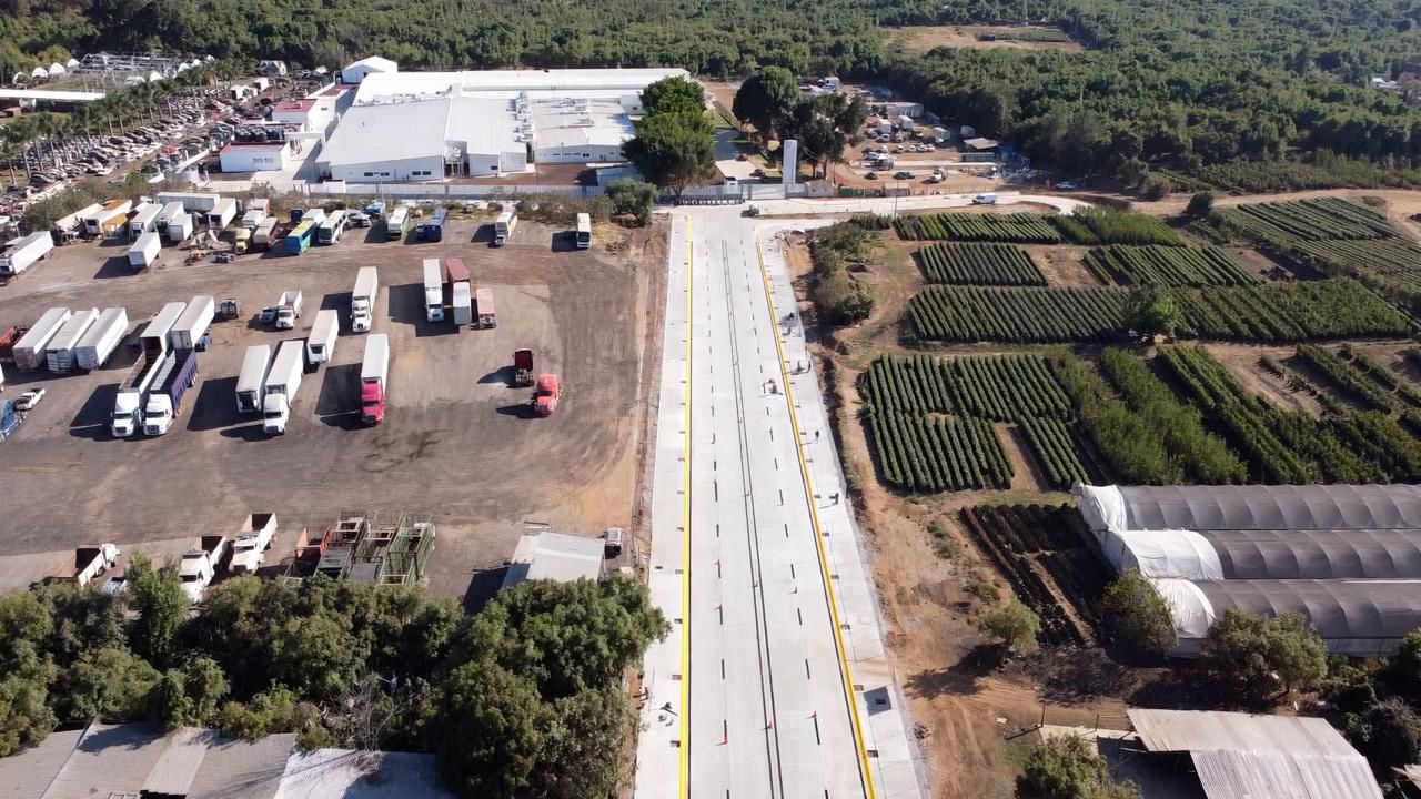 Construyó Gobierno estatal acceso a nuevo hospital del IMSS en Uruapan