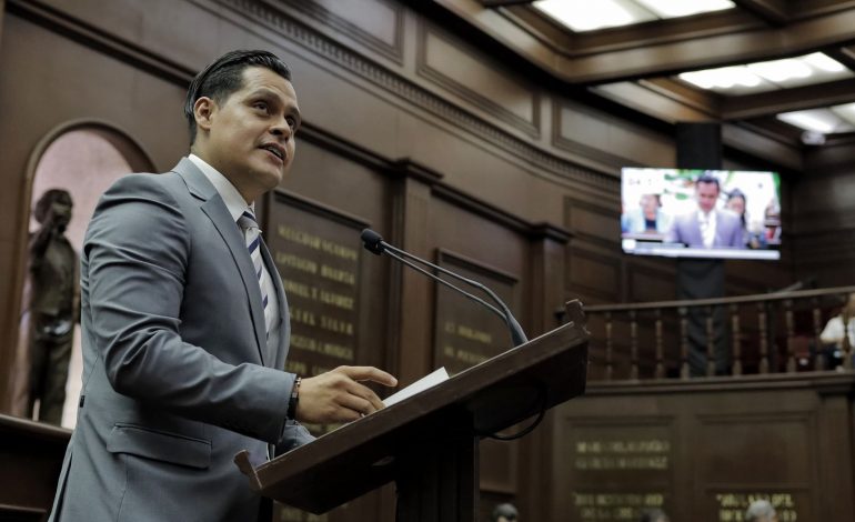 Propone Christian Jaramillo producir y distribuir libros de texto en Sistema de Escritura Braille