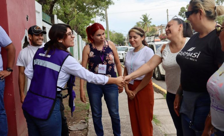 Ayuda Seimujer a identificar violencia de género a población de Lázaro Cárdenas