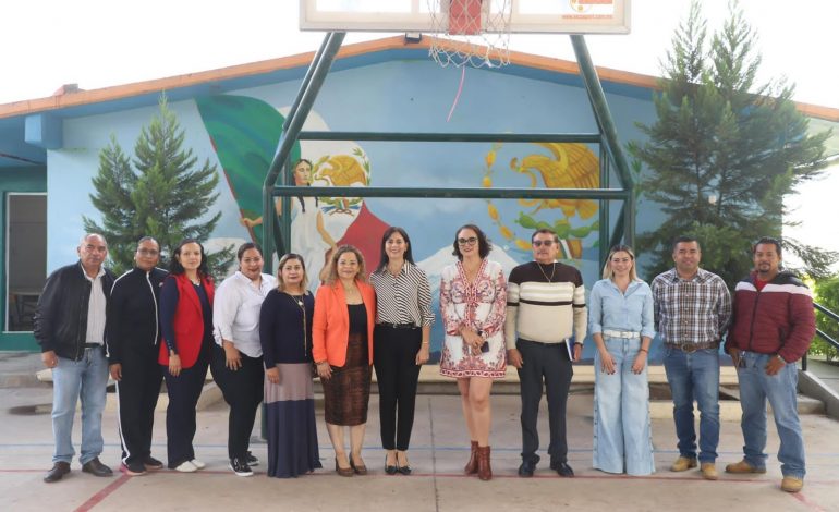 Más de 9 mil escuelas de básica realizan última sesión de Consejo Técnico Escolar