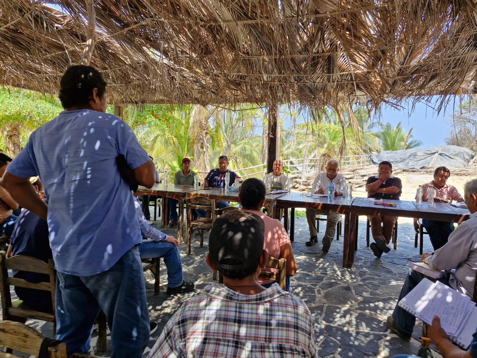 Expone Sader programas Agrosano y de fertilizantes a comunidad de Aquila