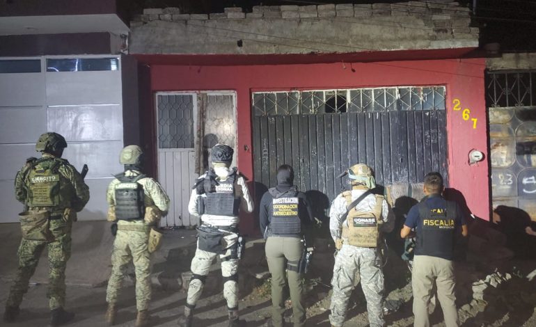 En operativo interinstitucional realizado en la colonia José Ma. Pino Suárez, Fiscalía General asegura narcótico y detiene a dos personas
