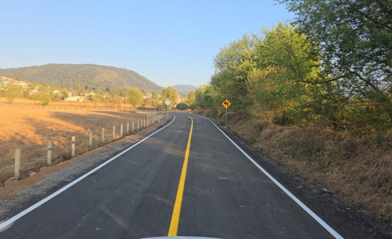 Pavimenta SCOP vialidad que conecta a Opopeo con Santa Clara del Cobre