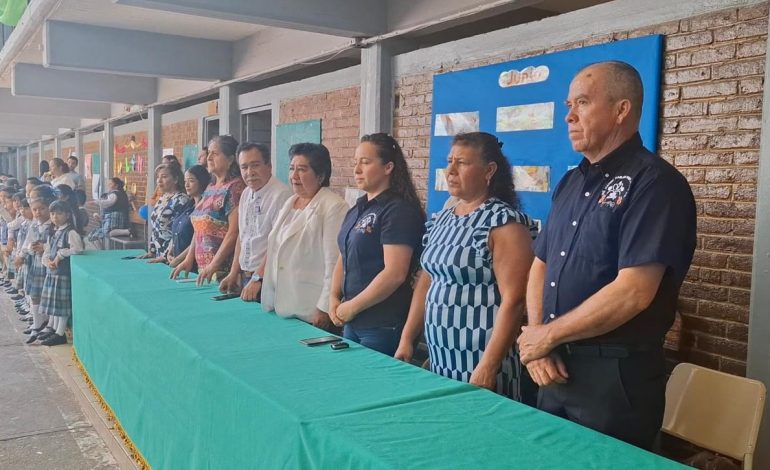 Con la inauguración de 3 murales, Zitácuaro conmemora el día nacional del lenguaje de señas Mexicanas