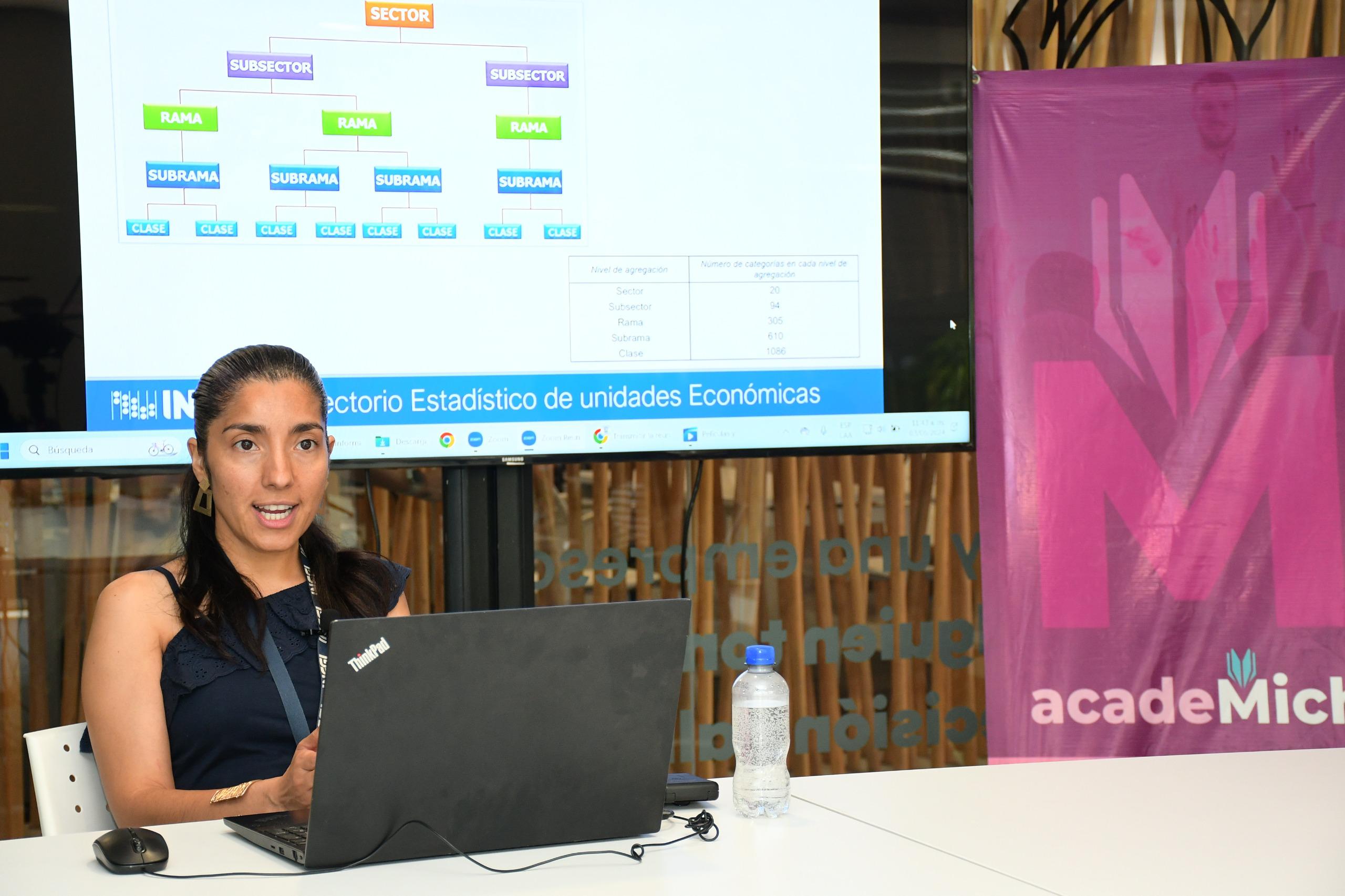 Sedeco capacita emprendedores con herramientas digitales de INEGI