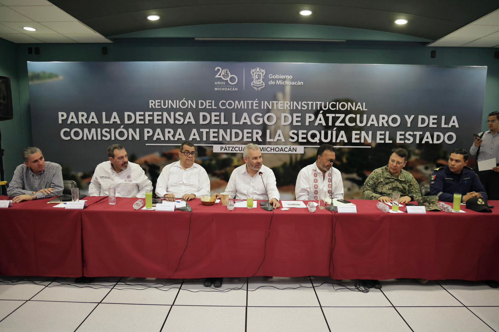 Instruye Bedolla crear proyecto para mejorar uso del agua en distrito de riego de Pátzcuaro.