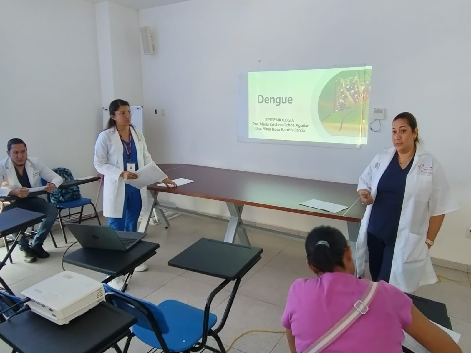 Capacitación permanente para el diagnóstico oportuno del dengue en Uruapan: SSM.