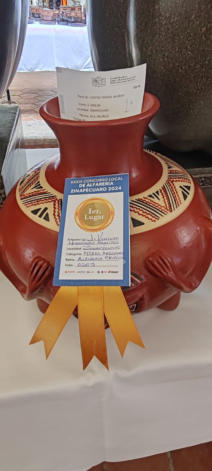 Inició en Zinapécuaro venta de alfarería del concurso artesanal