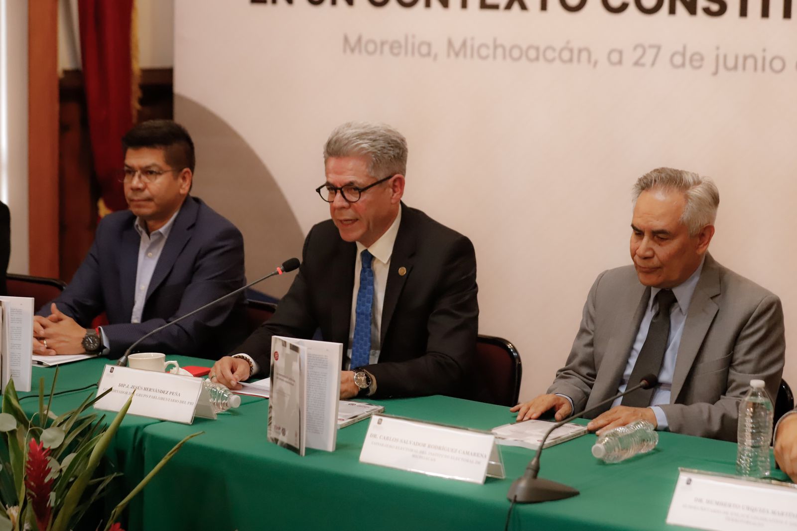 Presentan libro “La representación política en un contexto constitucional”, en el Congreso del Estado.