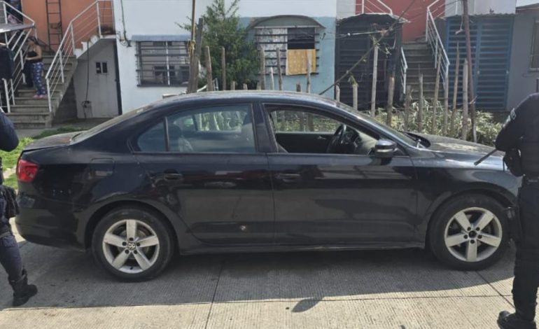 SSP asegura en Uruapan un auto robado con más de 80 dosis de droga