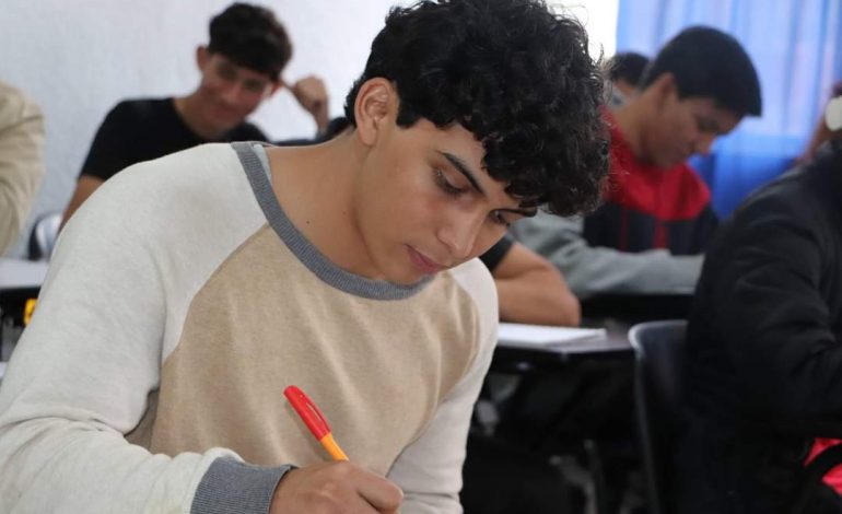 Hay más de 400 escuelas para estudiar la prepa en Michoacán: SEE