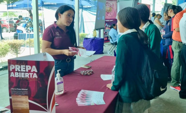 Conoce estas opciones para estudiar la prepa sin dejar de trabajar
