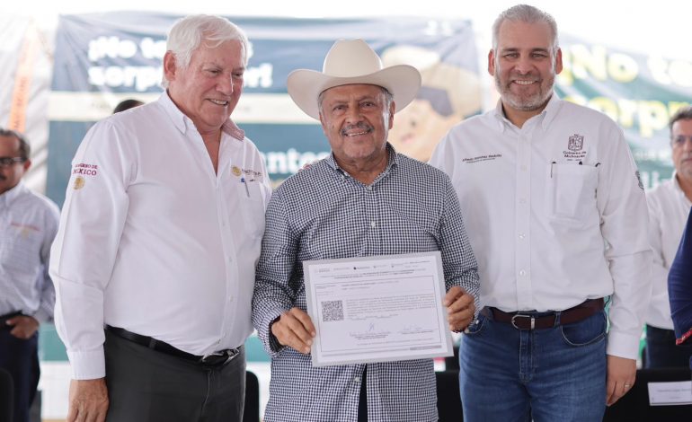 Avance en entrega de fertilizantes gratuitos va al 82 %: Bedolla